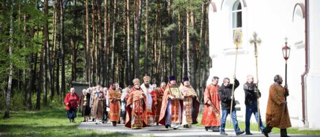 Божественная литургия в день памяти святителя Кирилла Туровского